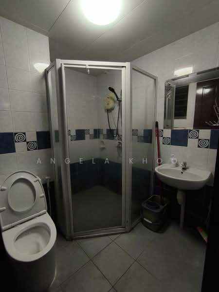 678C Jurong West Street 64, 678C Jurong West Street 64, Room Rental, 180 sqft, HDB Flat For Rent, by Angela Khoo, 500166002 - Bathroom - PropertyGuru.com.sg