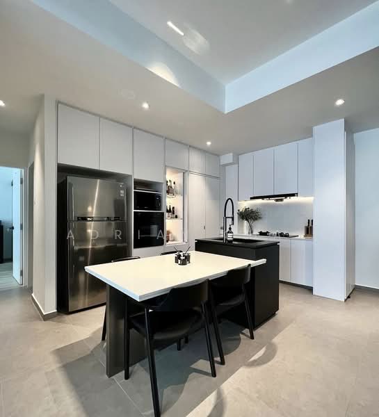 Nineteen Shelford, 19 Shelford Road, 2 Bedrooms, 936 sqft, Condominium For Sale, by Adrian Chay, 500166014 - PropertyGuru.com.sg