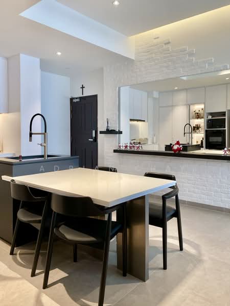 Nineteen Shelford, 19 Shelford Road, 2 Bedrooms, 936 sqft, Condominium For Sale, by Adrian Chay, 500166014 - PropertyGuru.com.sg