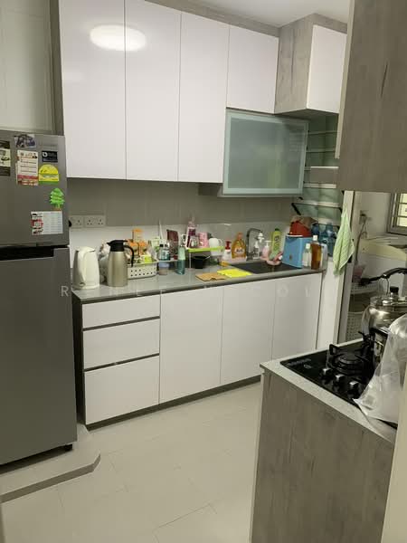 215A Compassvale Drive, 215A Compassvale Drive, 2 Bedrooms, 731 sqft, HDB Flat For Rent, by Renee Nicole Lee, 500166026 - Kitchen - PropertyGuru.com.sg