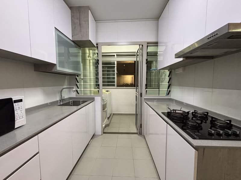 215A Compassvale Drive, 215A Compassvale Drive, 2 Bedrooms, 731 sqft, HDB Flat For Rent, by Renee Nicole Lee, 500166026 - Kitchen - PropertyGuru.com.sg