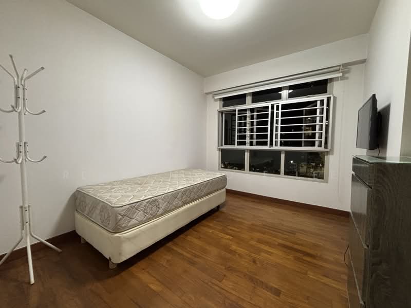215A Compassvale Drive, 215A Compassvale Drive, 2 Bedrooms, 731 sqft, HDB Flat For Rent, by Renee Nicole Lee, 500166026 - Bedroom - PropertyGuru.com.sg