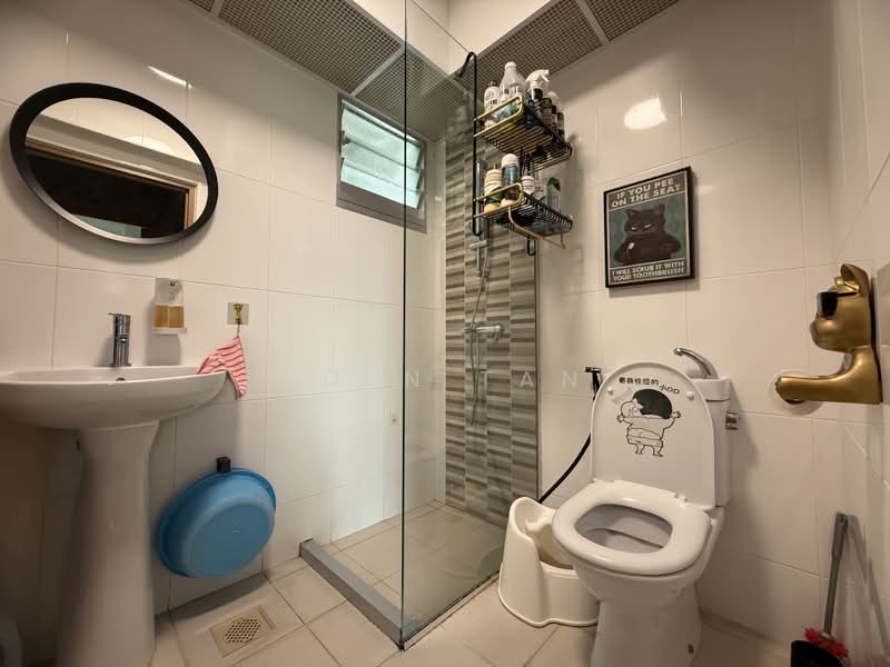 409C Northshore Drive, 409C Northshore Drive, 3 Bedrooms, 1,206 sqft, HDB Flat For Sale, by Eden Tan, 500166029 - Bathroom - PropertyGuru.com.sg