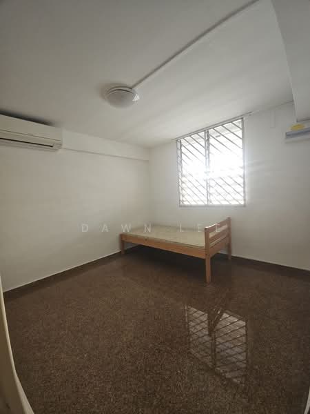 108 Lorong 1 Toa Payoh, 108 Lorong 1 Toa Payoh, 2 Bedrooms, 721 sqft, HDB Flat For Sale, by Dawn Lee, 500166033 - Bedroom - PropertyGuru.com.sg