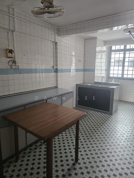 108 Lorong 1 Toa Payoh, 108 Lorong 1 Toa Payoh, 2 Bedrooms, 721 sqft, HDB Flat For Sale, by Dawn Lee, 500166033 - Kitchen - PropertyGuru.com.sg