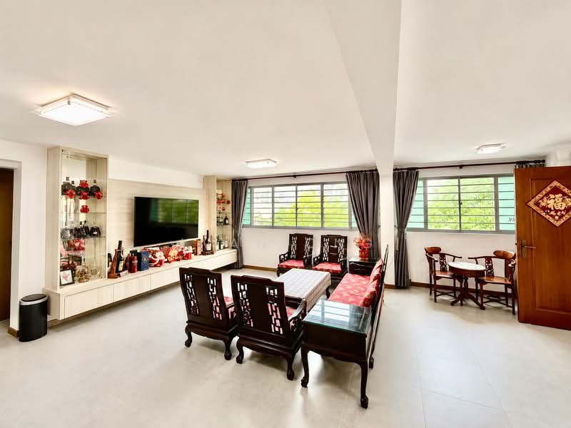 616 Hougang Avenue 8, 616 Hougang Avenue 8, 3 Bedrooms, 1,302 sqft, HDB Flat For Sale, by Ivan Ong, 500166041 - Living Room - PropertyGuru.com.sg