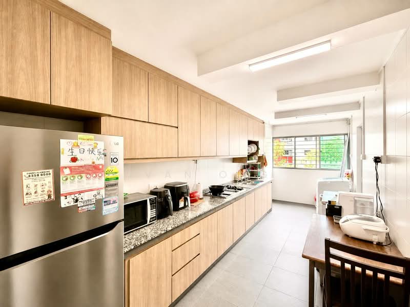 616 Hougang Avenue 8, 616 Hougang Avenue 8, 3 Bedrooms, 1,302 sqft, HDB Flat For Sale, by Ivan Ong, 500166041 - Kitchen - PropertyGuru.com.sg