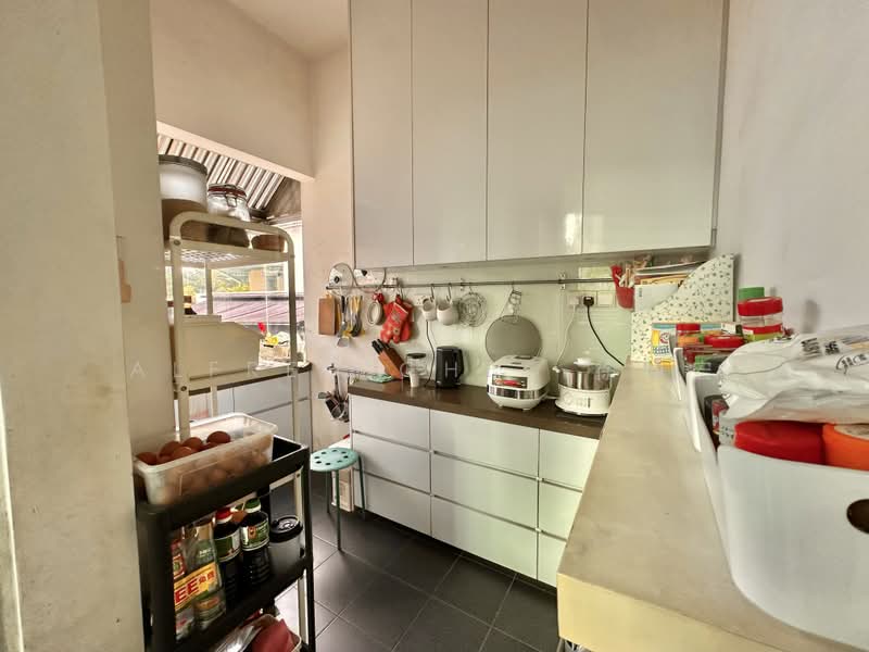 Wareham Road, Wareham Road, 8 Bedrooms, 8,000 sqft, Bungalow House For Sale, by Alfred Chee 徐仲宏, 500166052 - Kitchen - PropertyGuru.com.sg