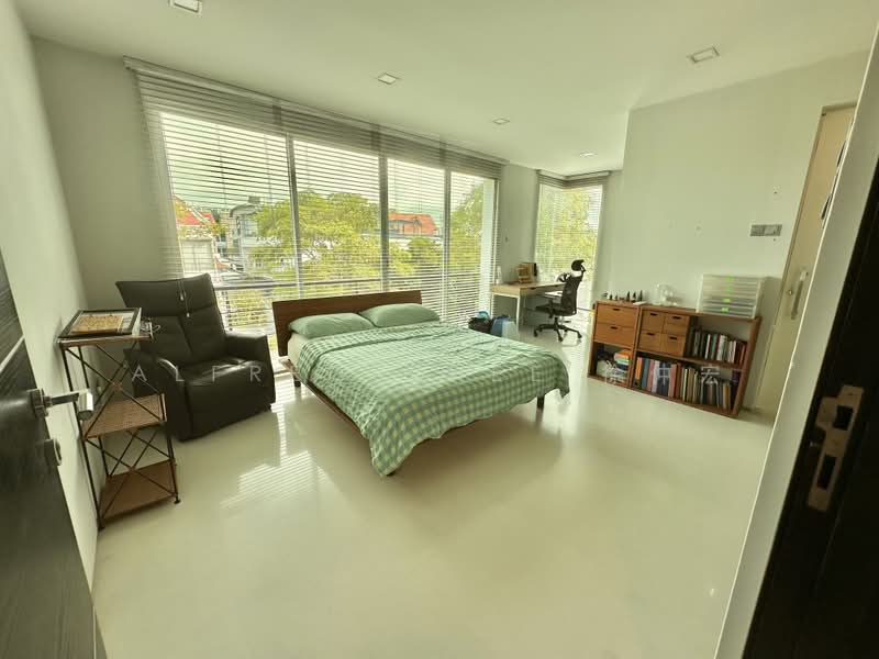 Wareham Road, Wareham Road, 8 Bedrooms, 8,000 sqft, Bungalow House For Sale, by Alfred Chee 徐仲宏, 500166052 - Bedroom - PropertyGuru.com.sg