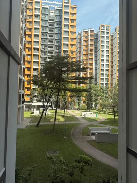 676B Jurong West Street 64, 676B Jurong West Street 64, 3 Bedrooms, 1,184 sqft, HDB Flat For Sale, by Candy ZiQi 紫绮, 500166061 - Exterior - PropertyGuru.com.sg