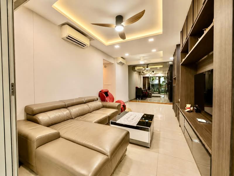 FLO Residence, Punggol Field Walk, 3 Bedrooms, 1,152 sqft, Condominium For Sale, by Ivan Ong, 500166065 - Living Room - PropertyGuru.com.sg