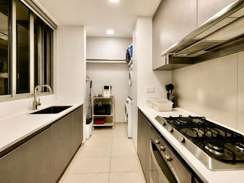 FLO Residence, Punggol Field Walk, 3 Bedrooms, 1,152 sqft, Condominium For Sale, by Ivan Ong, 500166065 - Kitchen - PropertyGuru.com.sg