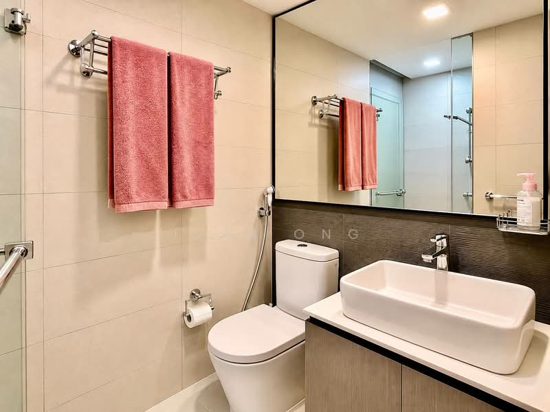 FLO Residence, Punggol Field Walk, 3 Bedrooms, 1,152 sqft, Condominium For Sale, by Ivan Ong, 500166065 - Bathroom - PropertyGuru.com.sg