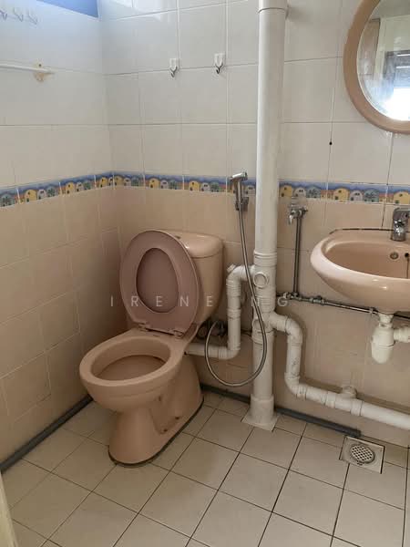 129 Ang Mo Kio Avenue 3, 129 Ang Mo Kio Avenue 3, 2 Bedrooms, 785 sqft, HDB Flat For Sale, by Irene Ng, 500166067 - Bathroom - PropertyGuru.com.sg