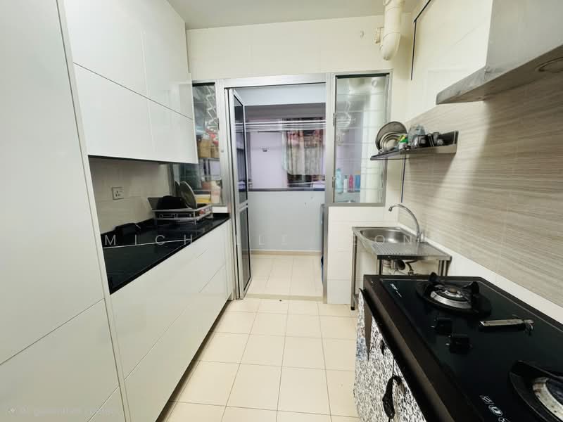 221A Sumang Lane, 221A Sumang Lane, 2 Bedrooms, 732 sqft, HDB Flat For Sale, by Michelle Leong, 500166071 - Kitchen - PropertyGuru.com.sg