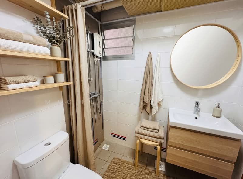 221A Sumang Lane, 221A Sumang Lane, 2 Bedrooms, 732 sqft, HDB Flat For Sale, by Michelle Leong, 500166071 - Bathroom - PropertyGuru.com.sg