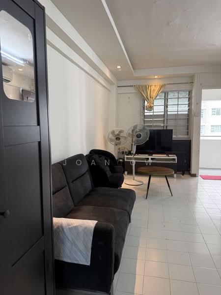 585 Ang Mo Kio Avenue 3, 585 Ang Mo Kio Avenue 3, 2 Bedrooms, 721 sqft, HDB Flat For Sale, by Joan Ow, 500166072 - Living Room - PropertyGuru.com.sg