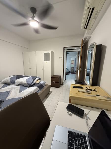 585 Ang Mo Kio Avenue 3, 585 Ang Mo Kio Avenue 3, 2 Bedrooms, 721 sqft, HDB Flat For Sale, by Joan Ow, 500166072 - Bedroom - PropertyGuru.com.sg