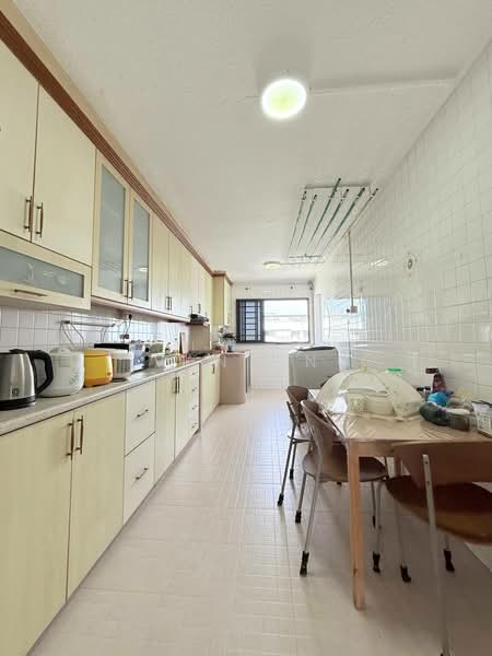 217 Yishun Street 21, 217 Yishun Street 21, 3 Bedrooms, 1,055 sqft, HDB Flat For Sale, by Ivan Ong, 500166074 - Kitchen - PropertyGuru.com.sg
