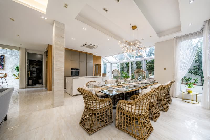 โ
๐๐ฎ๐ป๐ฑ๐ฒ๐ฑ ๐๐
๐ฐ๐ฒ๐น๐น๐ฒ๐ป๐ฐ๐ฒ โ
Ultra Luxury Modern Living Semi-Detached Near Botanic Gardens, Trevose Crescent / Kheam Hock Road / Dunearn Road, 5 Bedrooms, 5,000 sqft, Semi-Detached House For Sale, by Andy Cheng, 500166077 - Dining Room - PropertyGuru.com.sg