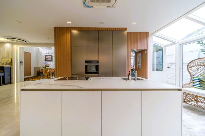 โ
๐๐ฎ๐ป๐ฑ๐ฒ๐ฑ ๐๐
๐ฐ๐ฒ๐น๐น๐ฒ๐ป๐ฐ๐ฒ โ
Ultra Luxury Modern Living Semi-Detached Near Botanic Gardens, Trevose Crescent / Kheam Hock Road / Dunearn Road, 5 Bedrooms, 5,000 sqft, Semi-Detached House For Sale, by Andy Cheng, 500166077 - Kitchen - PropertyGuru.com.sg