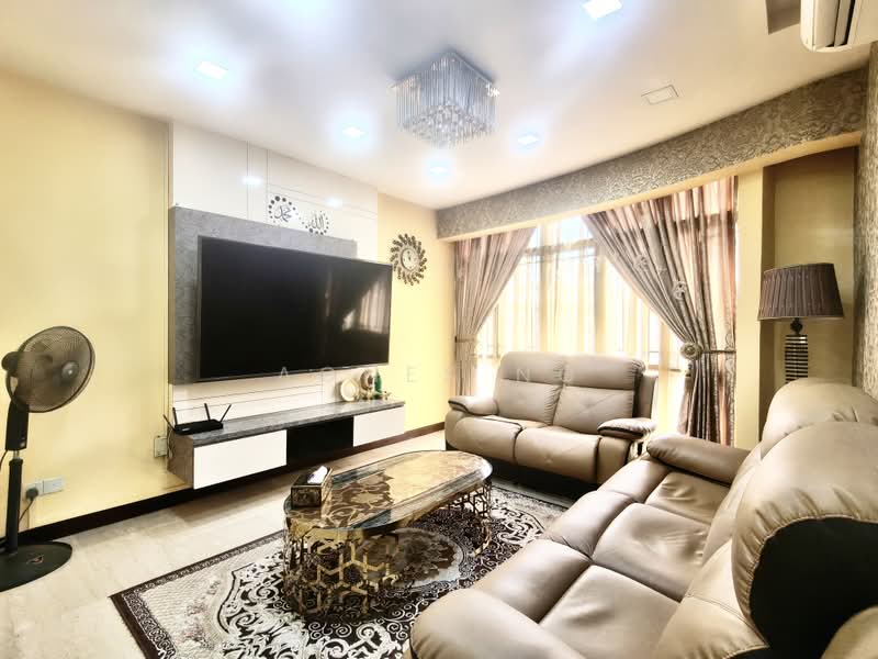 The Mayfair, 1 Jurong East Street 32, 3 Bedrooms, 1,227 sqft, Condominium For Rent, by Agnes Ng, 500166078 - Living Room - PropertyGuru.com.sg