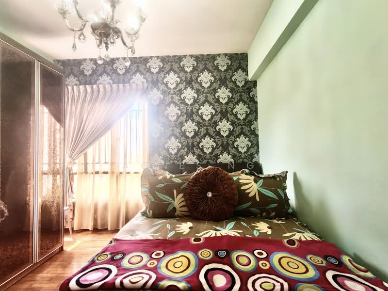 The Mayfair, 1 Jurong East Street 32, 3 Bedrooms, 1,227 sqft, Condominium For Rent, by Agnes Ng, 500166078 - Bedroom - PropertyGuru.com.sg