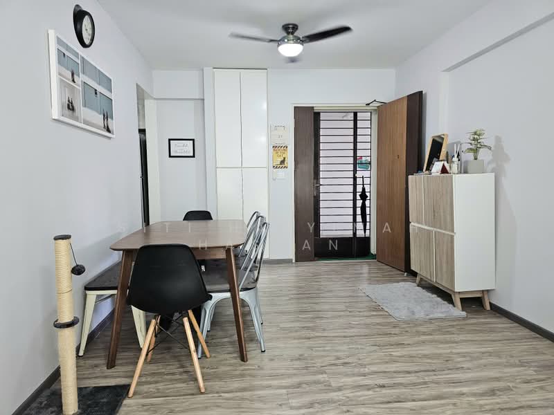 453A Bukit Batok West Avenue 6, 453A Bukit Batok West Avenue 6, 3 Bedrooms, 1,001 sqft, HDB Flat For Sale, by Siti Hasyimah Hassan, 500166083 - Dining Room - PropertyGuru.com.sg