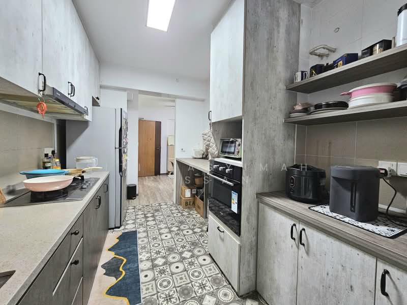 453A Bukit Batok West Avenue 6, 453A Bukit Batok West Avenue 6, 3 Bedrooms, 1,001 sqft, HDB Flat For Sale, by Siti Hasyimah Hassan, 500166083 - Kitchen - PropertyGuru.com.sg