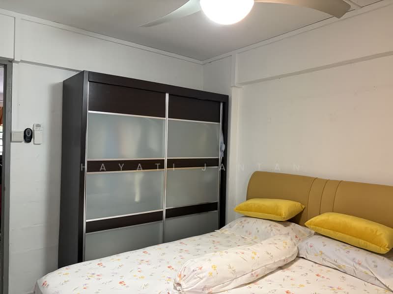 37 Bedok South Avenue 2, 37 Bedok South Avenue 2, Room Rental, 150 sqft, HDB Flat For Rent, by Hayati Jantan, 500166095 - Bedroom - PropertyGuru.com.sg