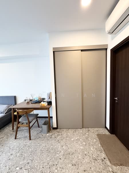 One Pearl Bank, 1 Pearl Bank, Studio, 431 sqft, Condominium For Rent, by Robin Tan, 500166103 - Wardrobe - PropertyGuru.com.sg