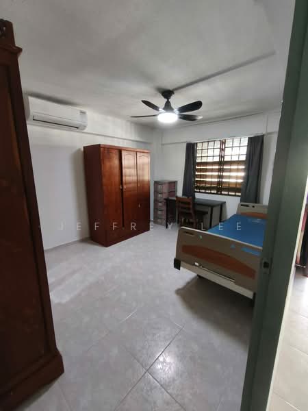 20 Dover Crescent, 20 Dover Crescent, 2 Bedrooms, 700 sqft, HDB Flat For Rent, by Jeffrey Lee, 500166108 - Bedroom - PropertyGuru.com.sg