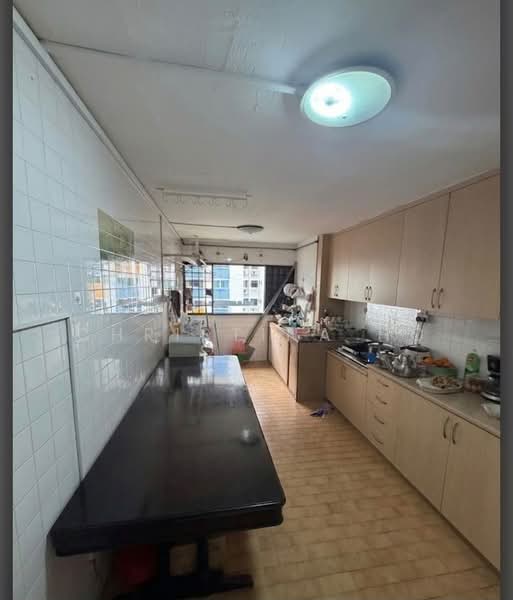 240 Bukit Batok East Avenue 5, 240 Bukit Batok East Avenue 5, 2 Bedrooms, 721 sqft, HDB Flat For Sale, by Christina Ho, 500166110 - Kitchen - PropertyGuru.com.sg