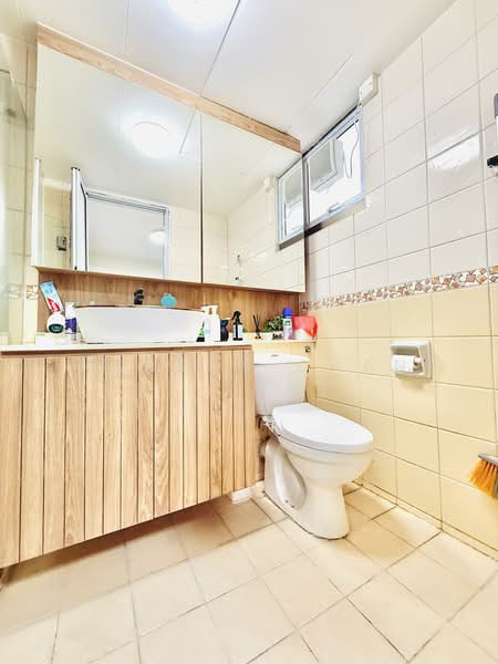 676B Jurong West Street 64, 676B Jurong West Street 64, 3 Bedrooms, 1,184 sqft, HDB Flat For Sale, by Hanson Chan, 500166111 - Bathroom - PropertyGuru.com.sg