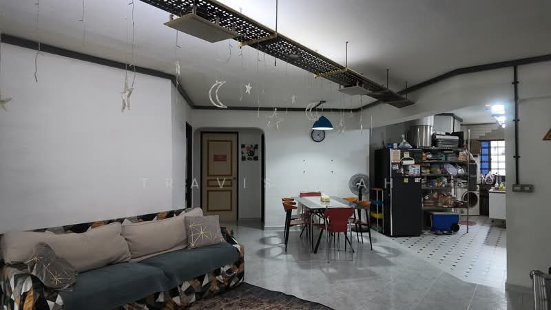 304 Serangoon Avenue 2, 304 Serangoon Avenue 2, 3 Bedrooms, 1,033 sqft, HDB Flat For Sale, by Travis Seah, 500166112 - Living Room - PropertyGuru.com.sg