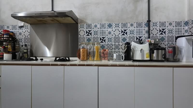 304 Serangoon Avenue 2, 304 Serangoon Avenue 2, 3 Bedrooms, 1,033 sqft, HDB Flat For Sale, by Travis Seah, 500166112 - Kitchen - PropertyGuru.com.sg