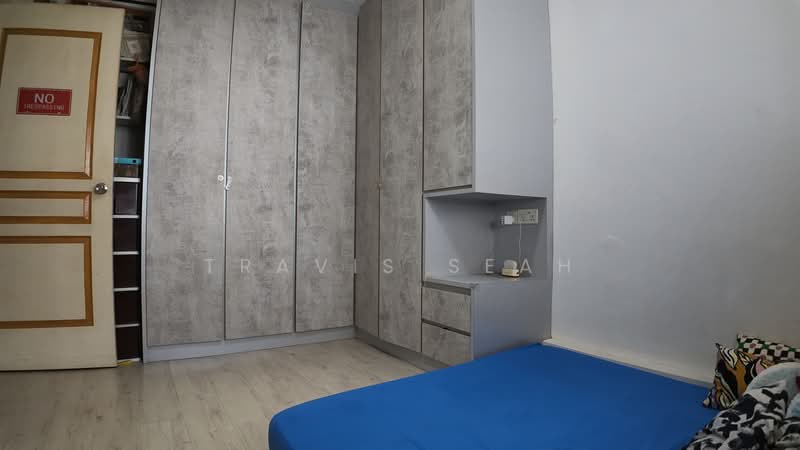 304 Serangoon Avenue 2, 304 Serangoon Avenue 2, 3 Bedrooms, 1,033 sqft, HDB Flat For Sale, by Travis Seah, 500166112 - Bedroom - PropertyGuru.com.sg