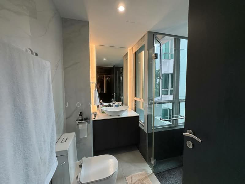 Kovan Melody, 37 Kovan Road, 3 Bedrooms, 1,227 sqft, Condominium For Rent, by Joyce Chew, 500166117 - Bathroom - PropertyGuru.com.sg