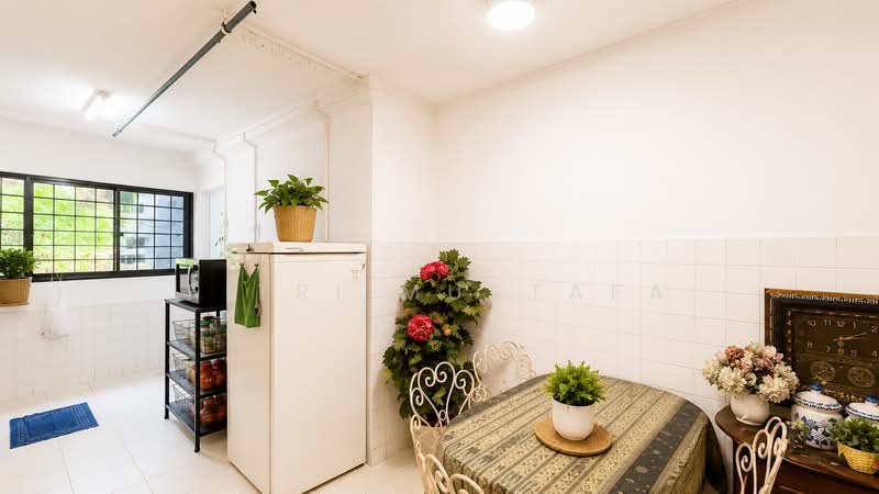 394 Yishun Avenue 6, 394 Yishun Avenue 6, 2 Bedrooms, 785 sqft, HDB Flat For Sale, by Fitri Mustafa, 500166118 - Kitchen - PropertyGuru.com.sg