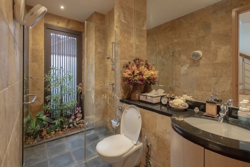 Frankel Estate, Siglap Plain, 6 Bedrooms, 4,800 sqft, Detached House For Sale, by Lynn Tay, 500166119 - Bathroom - PropertyGuru.com.sg
