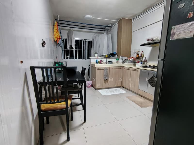 586 Cheng San Court, 586 Ang Mo Kio Avenue 3, 2 Bedrooms, 883 sqft, HDB Flat For Rent, by KEITH TOH, 500166130 - Kitchen - PropertyGuru.com.sg