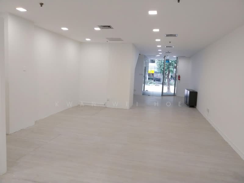 Retail shop with good frontage near Kallang Mrt, , 1,900 sqft, Other Retail For Rent, by Kwan Wei Hoe, 500166133 - Interior - CommercialGuru.com.sg