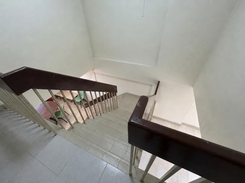 108 Jalan Rajah, 108 Jalan Rajah, 4 Bedrooms, 1,614 sqft, HDB Flat For Sale, by Rachel Khoo, 500166137 - Corridor - PropertyGuru.com.sg
