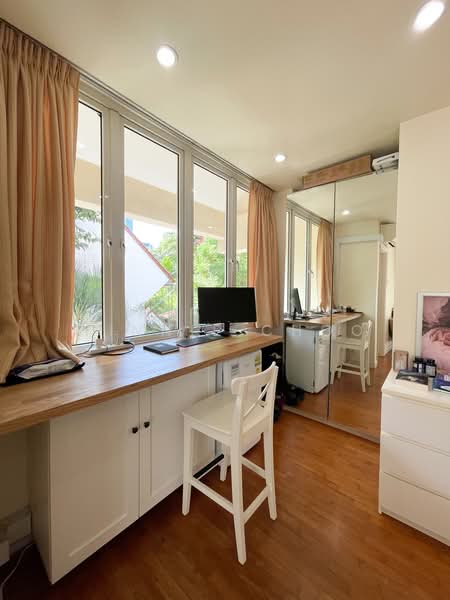 Bright & Spacious Master Suite for Rent in Novena Bungalow, , Room Rental, 250 sqft, Bungalow House For Rent, by Winnie Choo, 500166143 - Study - PropertyGuru.com.sg