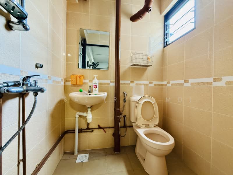 111 Serangoon North Avenue 1, 111 Serangoon North Avenue 1, 3 Bedrooms, 980 sqft, HDB Flat For Sale, by Faisal (Ryan MD), 500166145 - Bathroom - PropertyGuru.com.sg