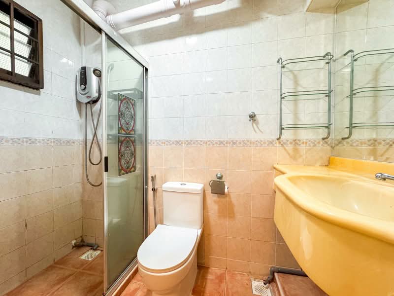 203B Compassvale Road, 203B Compassvale Road, 3 Bedrooms, 1,184 sqft, HDB Flat For Rent, by Zen Neo, 500166147 - Bathroom - PropertyGuru.com.sg