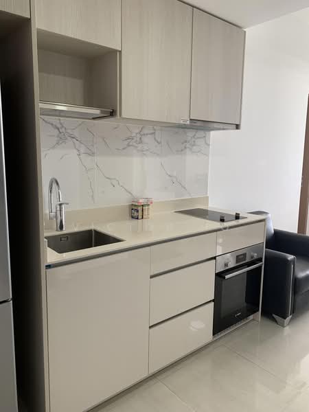 Whistler Grand, 109 West Coast Vale, 2 Bedrooms, 624 sqft, Condominium For Sale, by Victor Ho, 500166150 - Kitchen - PropertyGuru.com.sg
