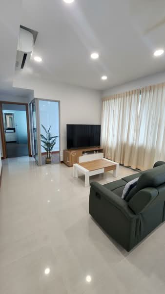 Twin Regency, 26 Kim Tian Road, 3 Bedrooms, 1,442 sqft, Condominium For Rent, by Regina Lim, 500166157 - Living Room - PropertyGuru.com.sg