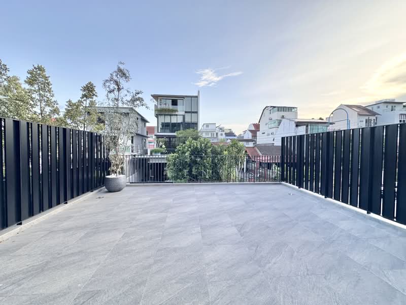 Brand New Freehold Terrace, Jalan Sankam, 5 Bedrooms, 4,834 sqft, Terraced House For Sale, by Eileen Siu, 500166159 - Exterior - PropertyGuru.com.sg
