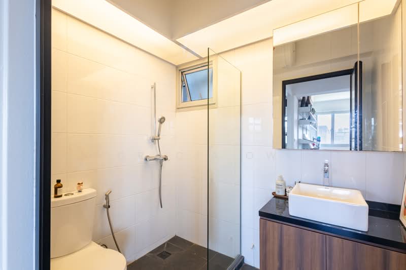 110A Depot Road, 110A Depot Road, 3 Bedrooms, 990 sqft, HDB Flat For Sale, by Gracia Ow, 500166163 - Bathroom - PropertyGuru.com.sg